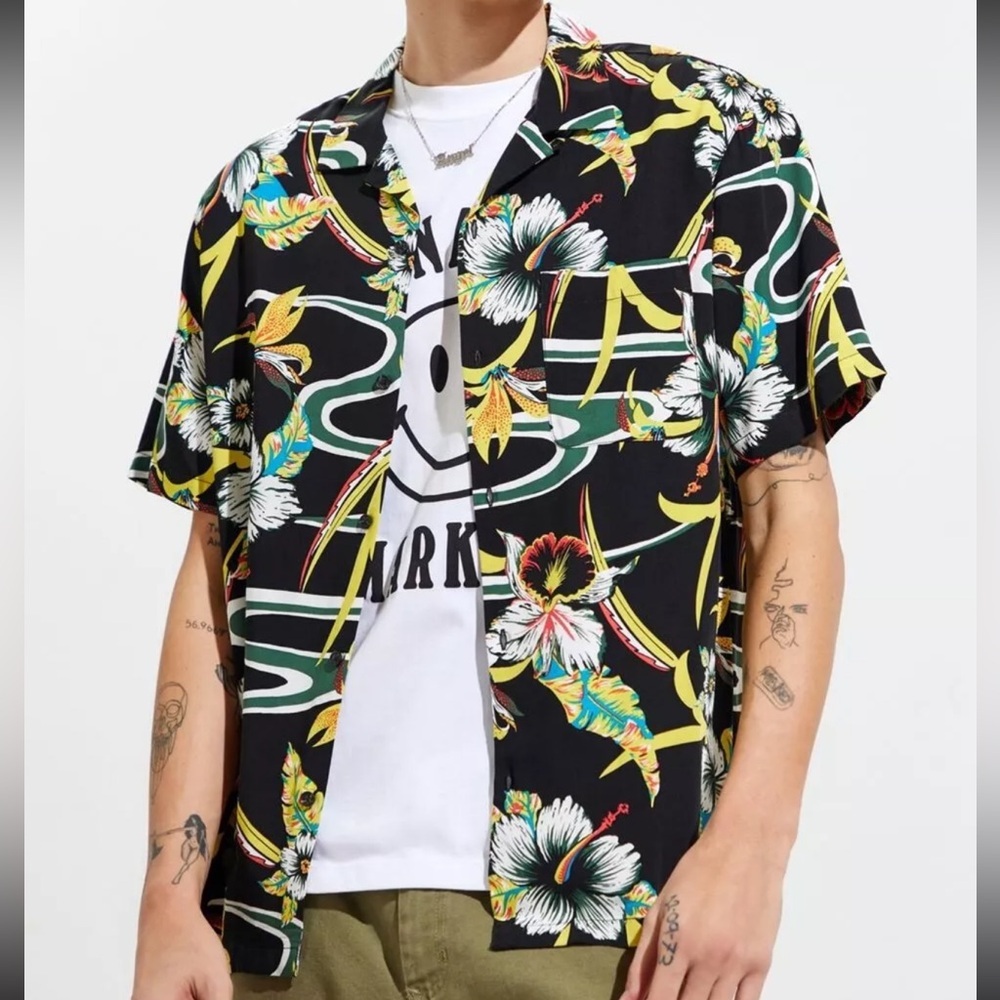 Urban Outfitters Tropical Hawaiian Print Short Sleeve Button‎ Down Shirt Sz S
